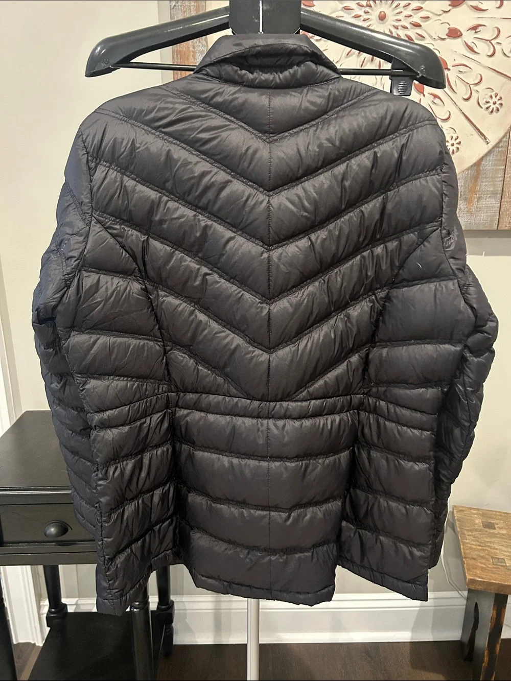 Michael Kors Women’s Black Quilted Puffer Jacket with Gold Hardware Size XL